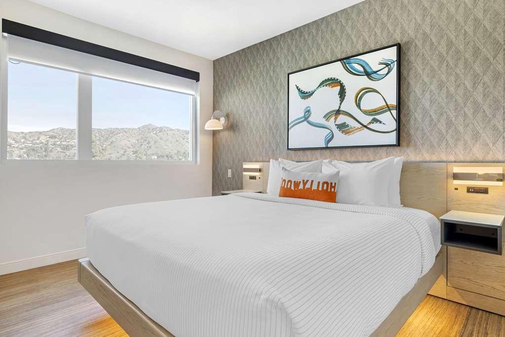 Cambria Hotel Burbank Airport Номер фото