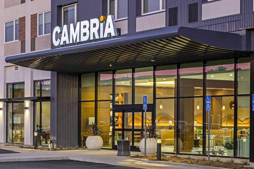 Cambria Hotel Burbank Airport Экстерьер фото