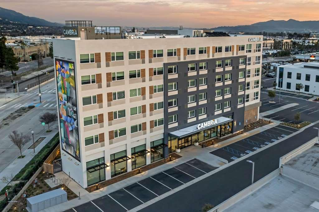 Cambria Hotel Burbank Airport Экстерьер фото