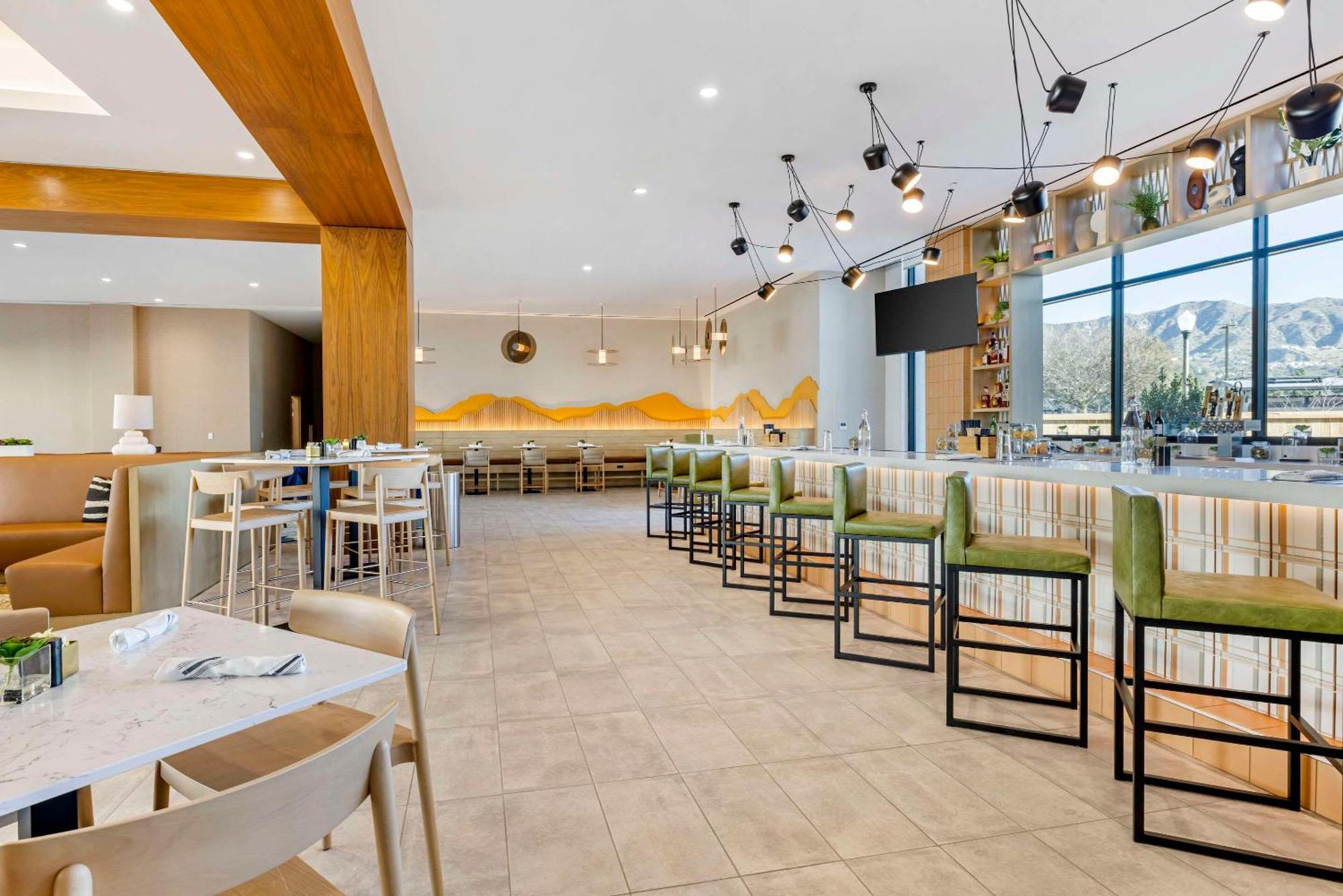 Cambria Hotel Burbank Airport Экстерьер фото