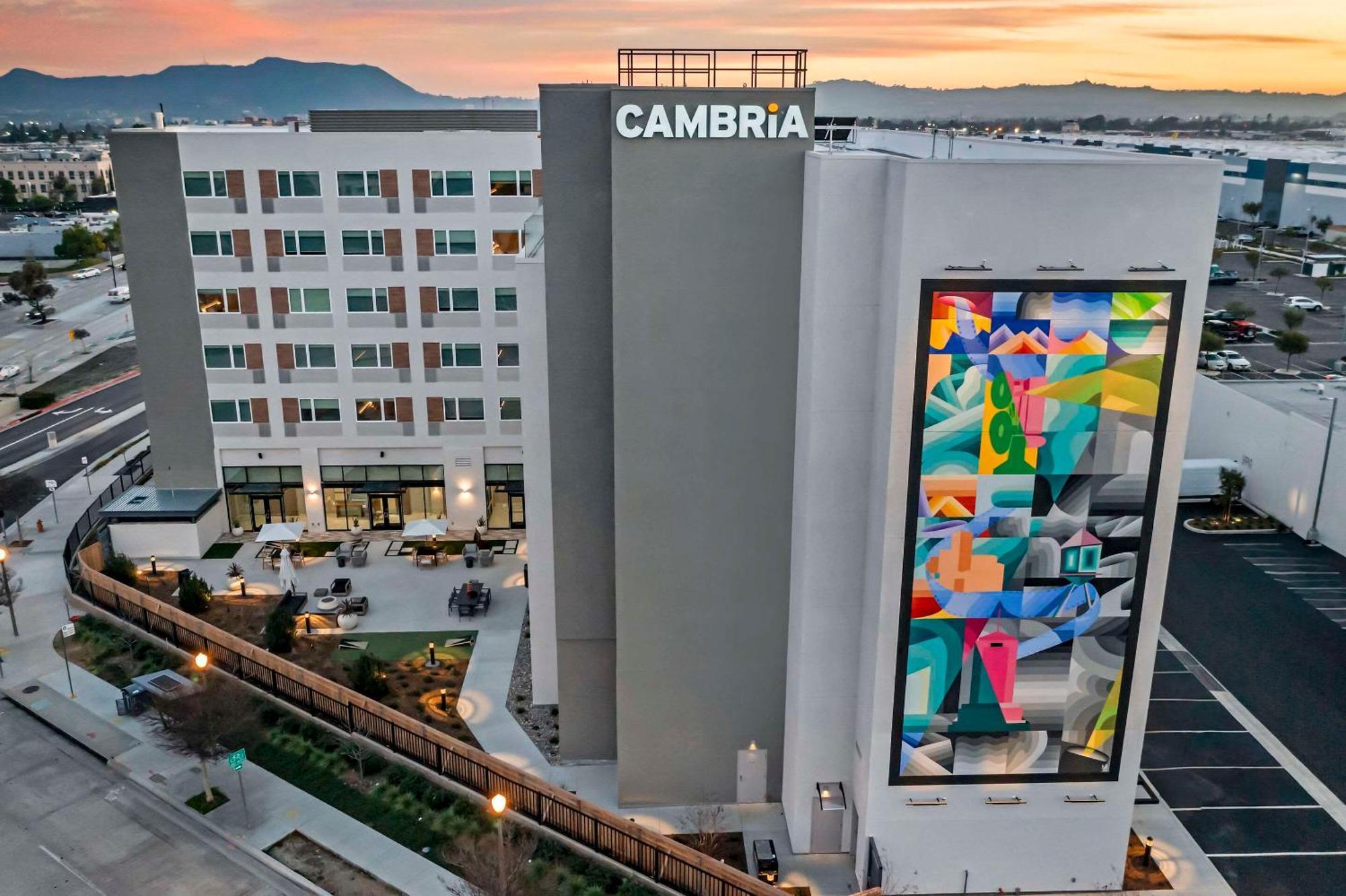 Cambria Hotel Burbank Airport Экстерьер фото