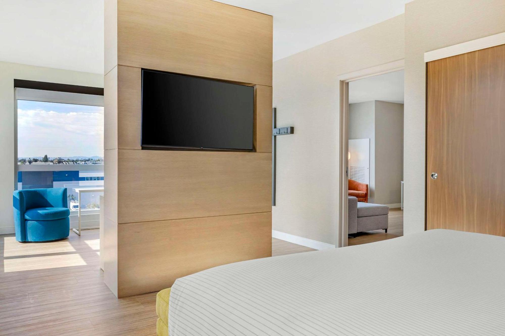 Cambria Hotel Burbank Airport Экстерьер фото