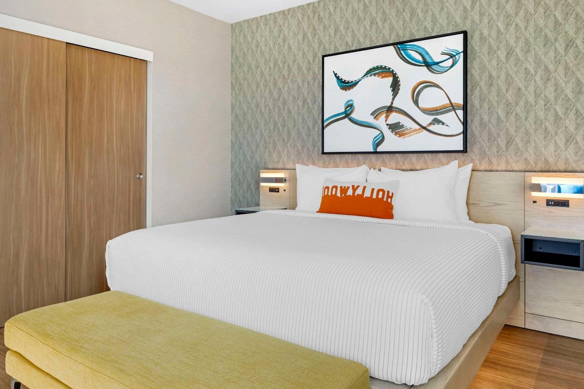Cambria Hotel Burbank Airport Экстерьер фото