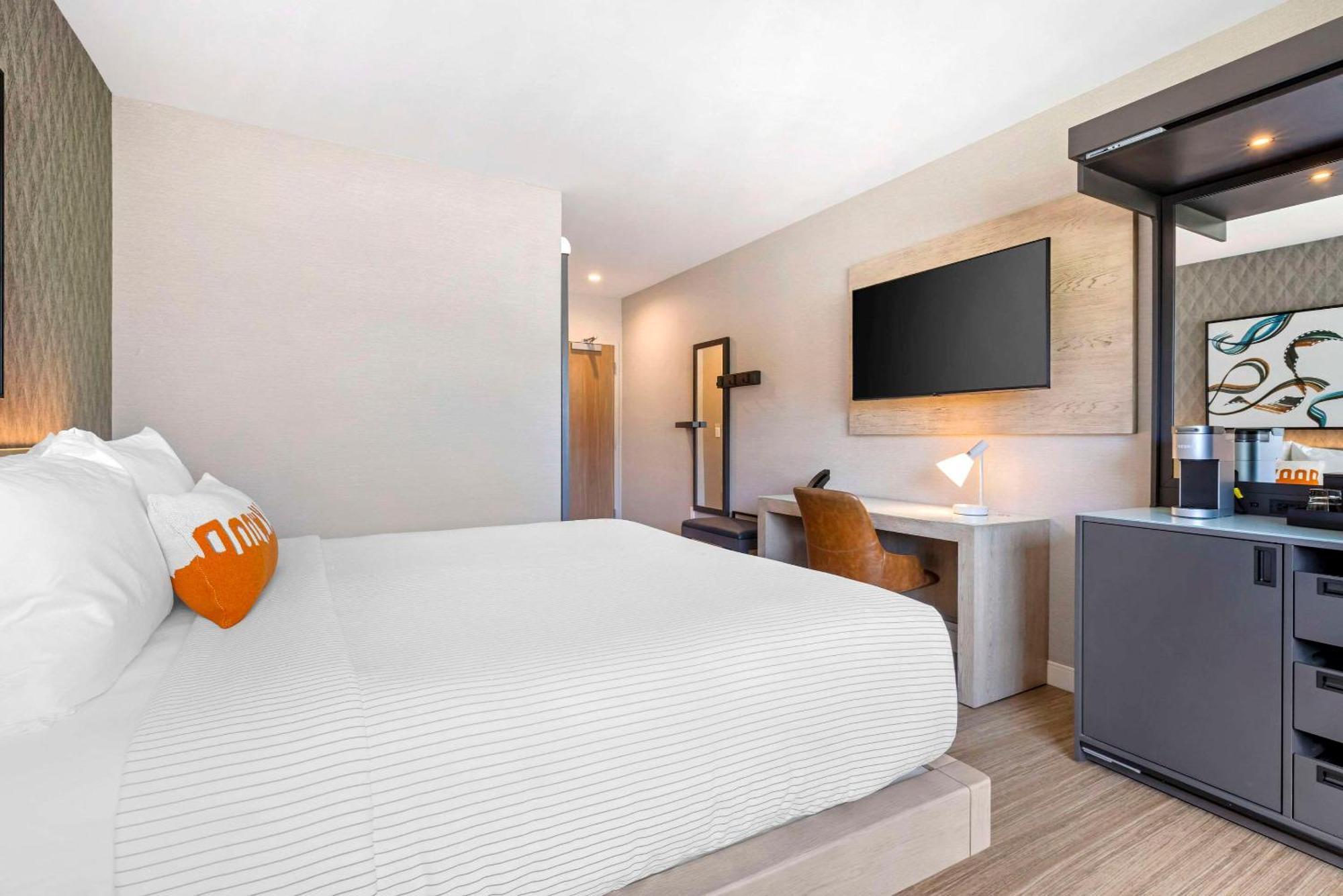 Cambria Hotel Burbank Airport Экстерьер фото