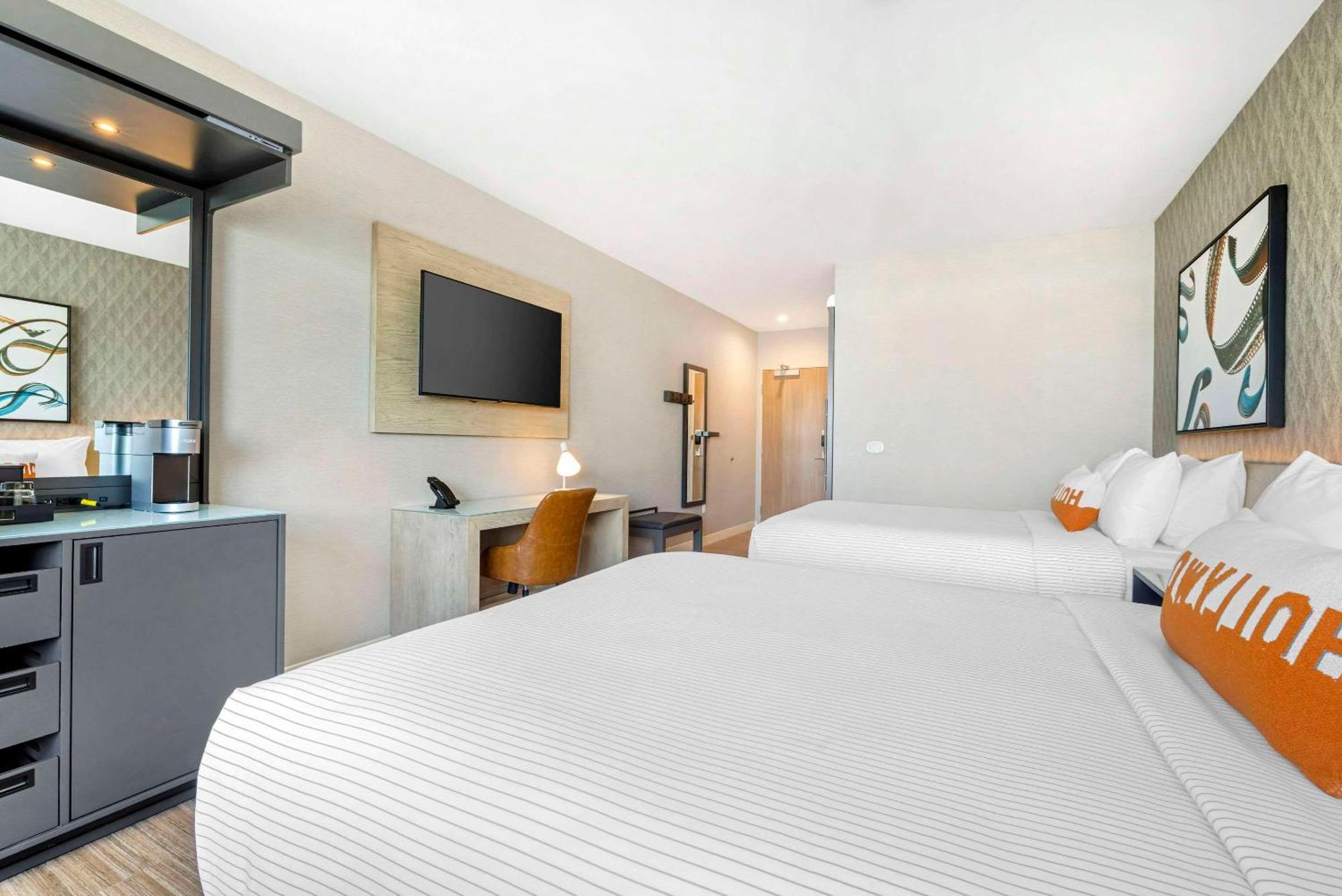 Cambria Hotel Burbank Airport Экстерьер фото