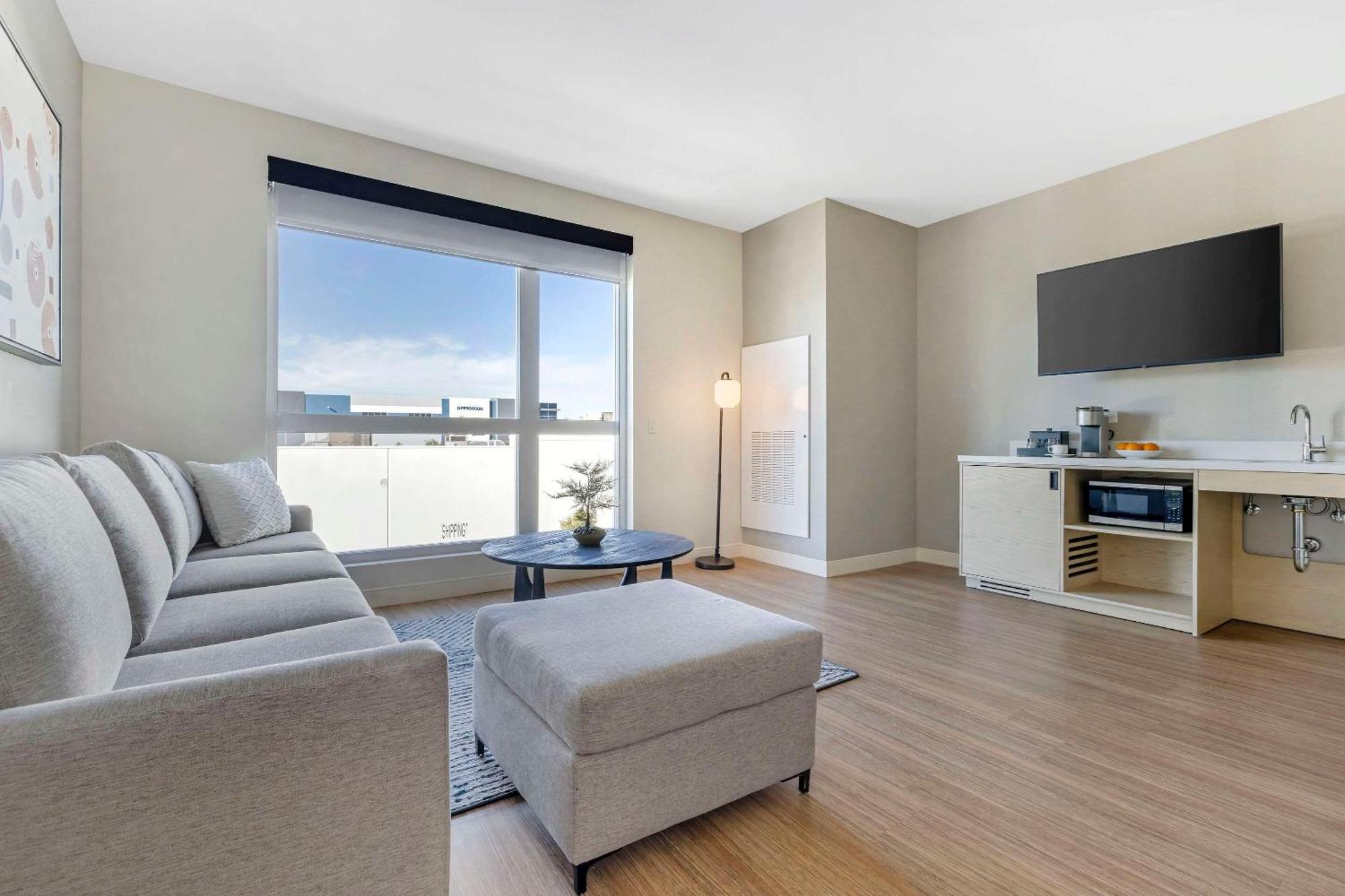 Cambria Hotel Burbank Airport Экстерьер фото