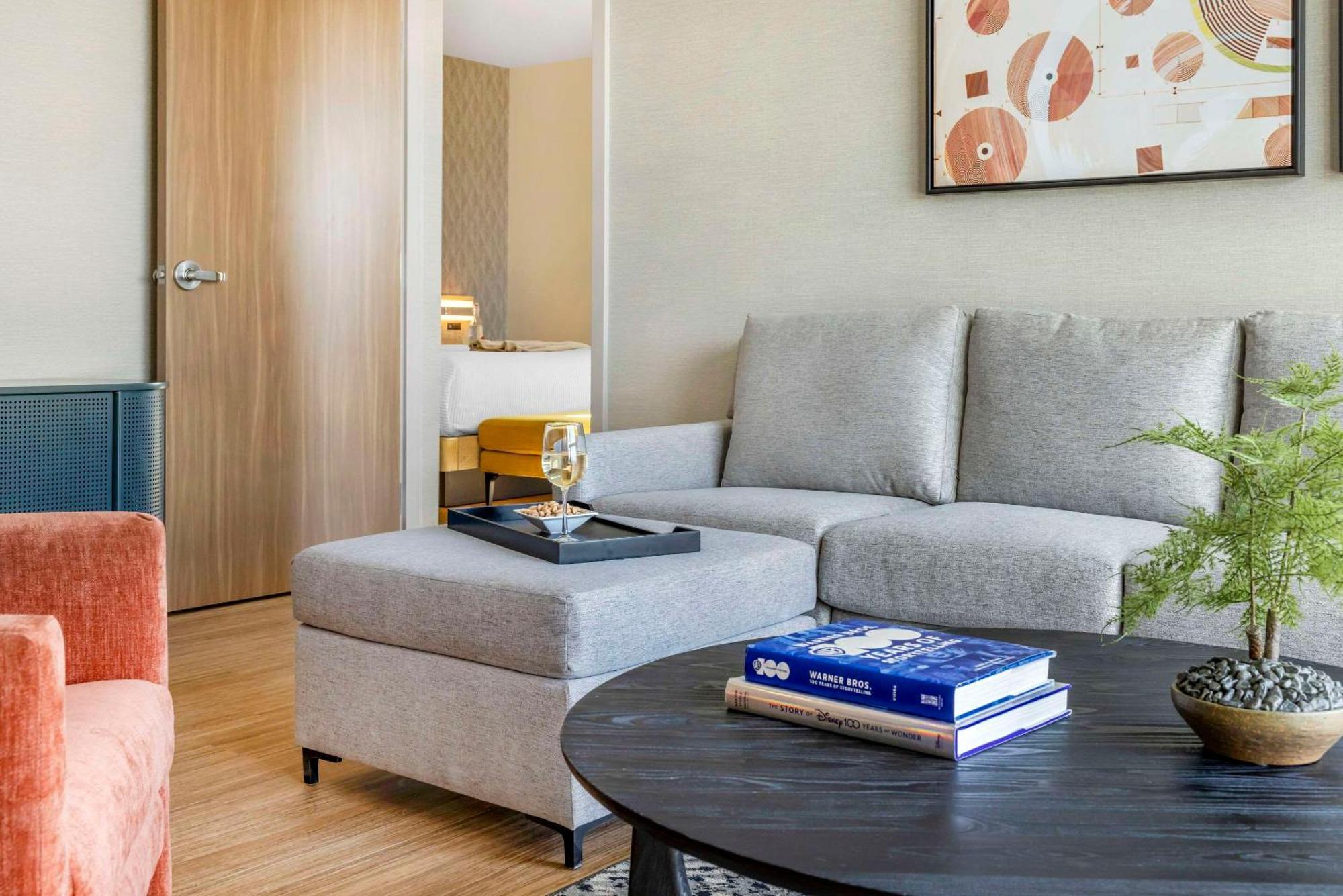 Cambria Hotel Burbank Airport Экстерьер фото