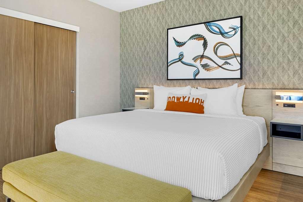 Cambria Hotel Burbank Airport Номер фото